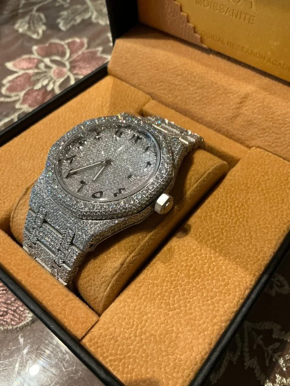 VVS1 Moissanite (Crazy on tester) AP Watch